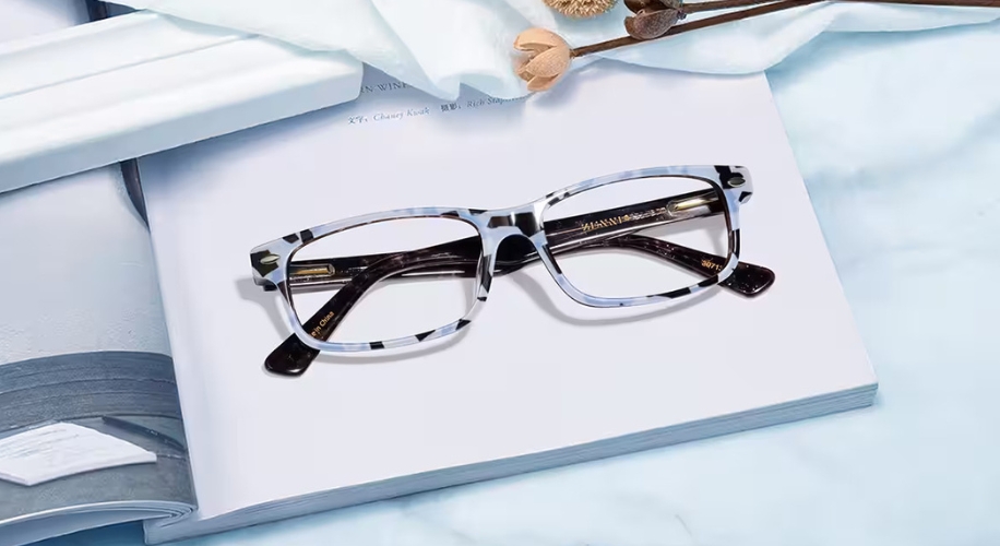Finding the Perfect Frame: A Guide for High Prescription Eyewear with Zenni