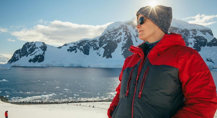 Navigating the Snowscape: Choosing Optimal Eyewear for Winter Adventures