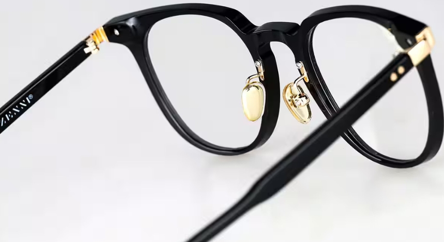 Frame Your Face: Choosing Glasses for Square-Shaped Faces