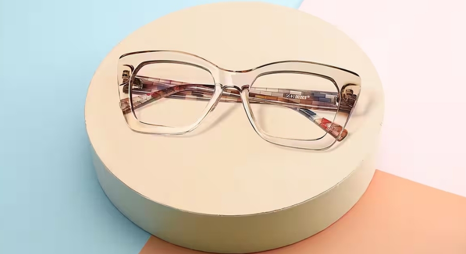 Crystal Clear: The Versatility of Transparent Frames