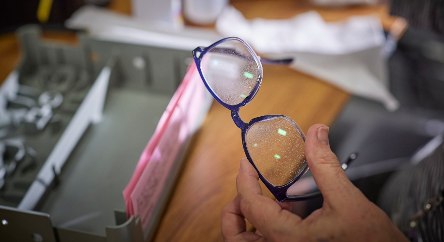 Exploring the Differences: Polycarbonate and Plastic Lenses