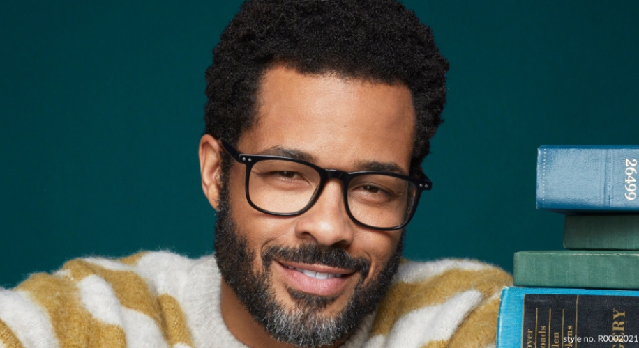 Man wearing black-framed eyeglasses, style no. R0020201.